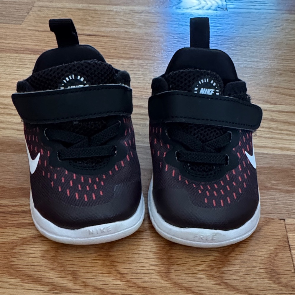 Nike Kids Black and Red Sneakers